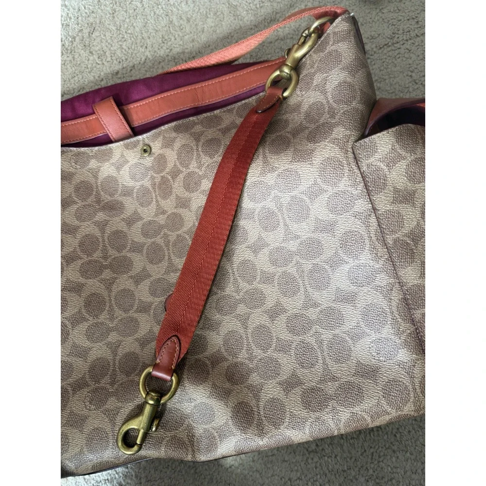 Authentic Coach Baby Messenger Bag in Signature Canvas Rust - Picture 10 of 10